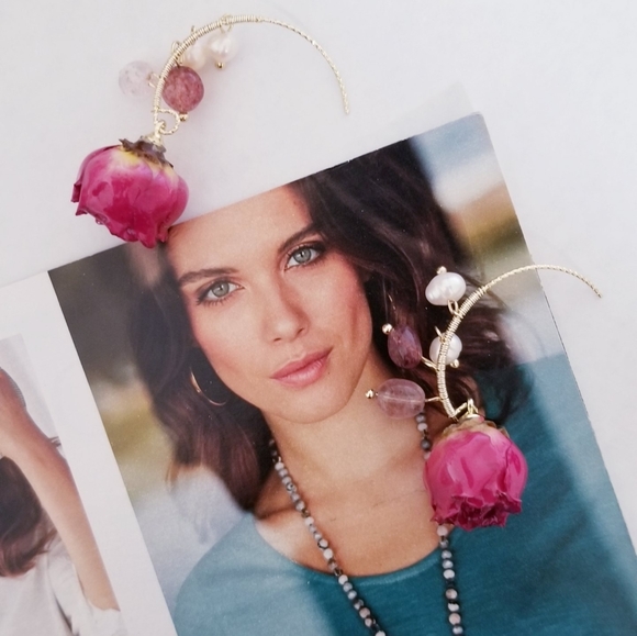 Gold Plated Eternal Flower Natural Freshwater Pearls Earrings - Picture 5 of 15